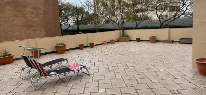 Sale of middle floor apartment in Fuengirola 1