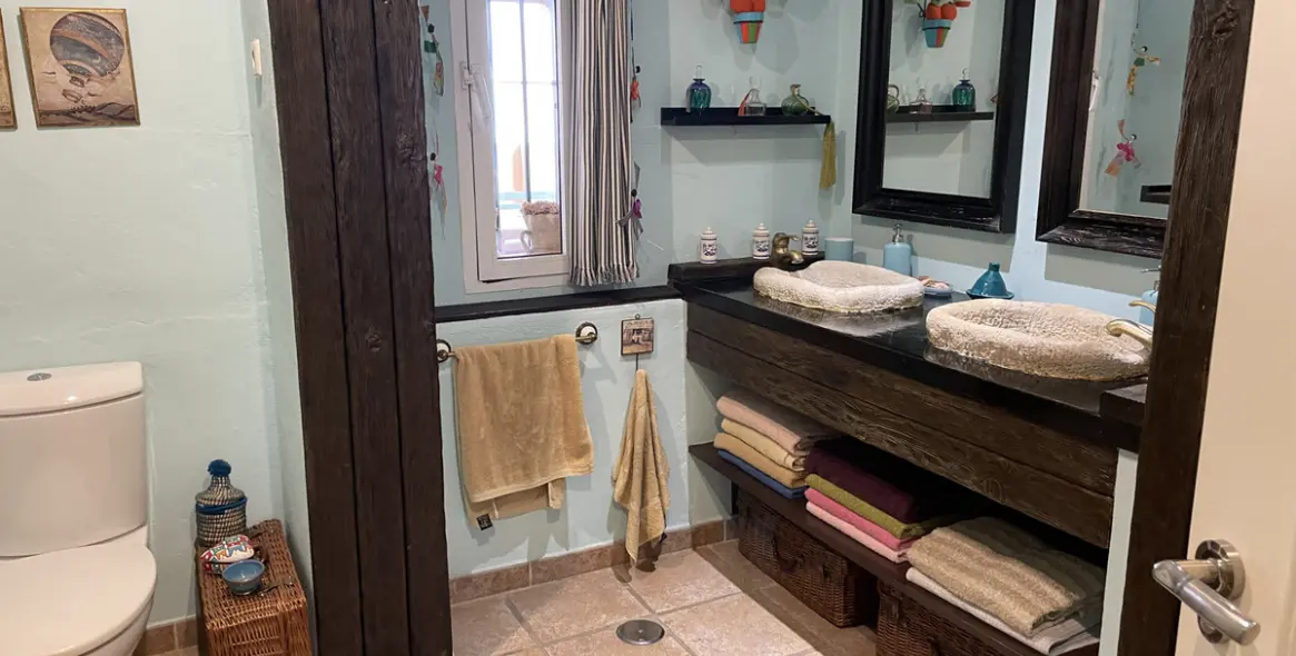 Sale of middle floor apartment in Fuengirola 3