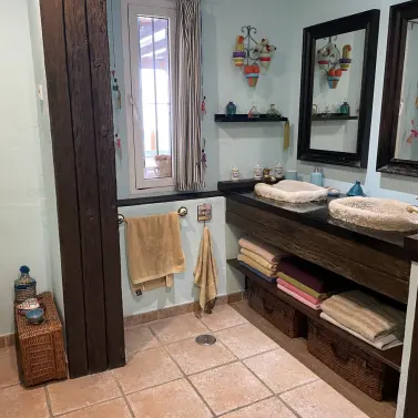 Sale of middle floor apartment in Fuengirola