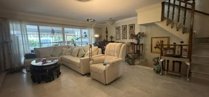 Sale of townhouse in Atalaya 2