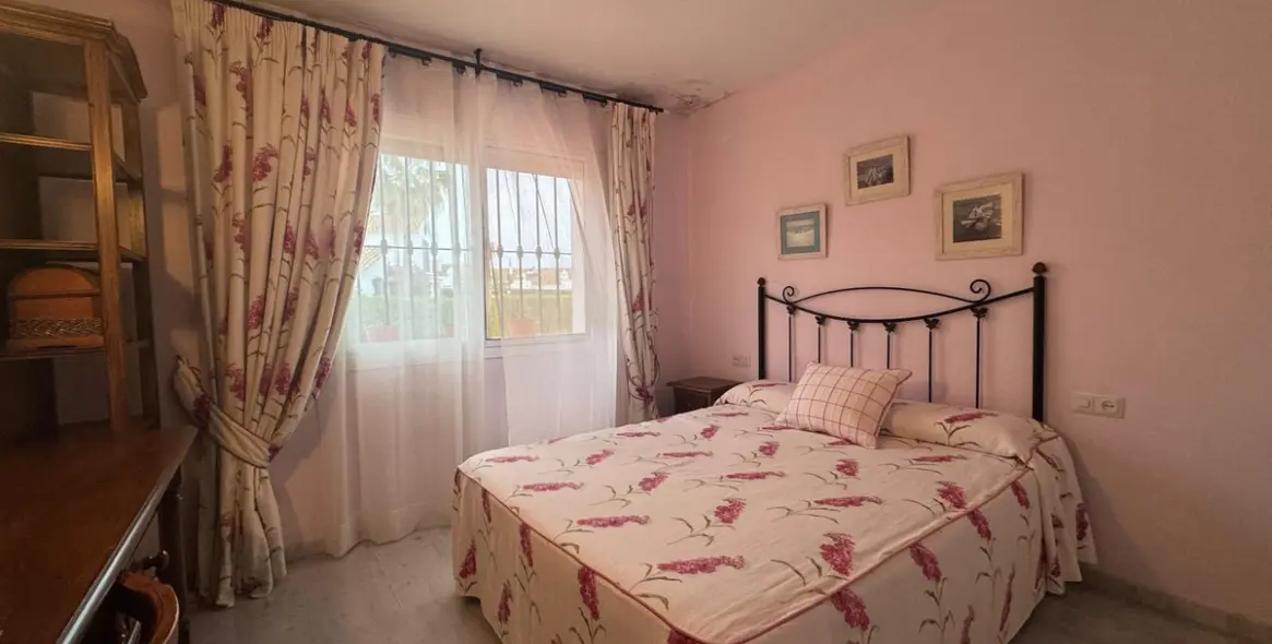 Sale of townhouse in Atalaya 13