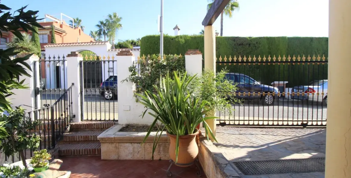 Sale of townhouse in Atalaya 26
