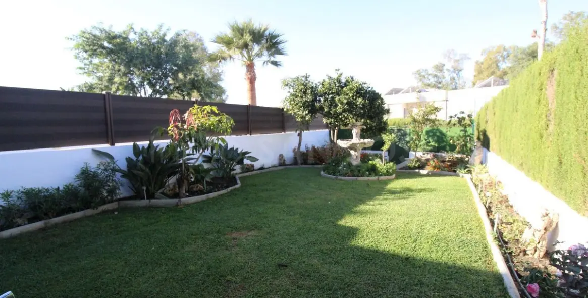 Sale of townhouse in Atalaya 27