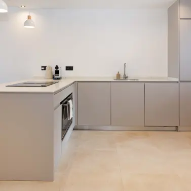 Sale of middle floor apartment in Nueva Andalucía