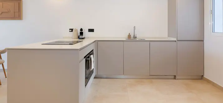 Sale of middle floor apartment in Nueva Andalucía 1