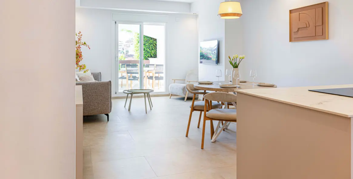 Sale of middle floor apartment in Nueva Andalucía 3