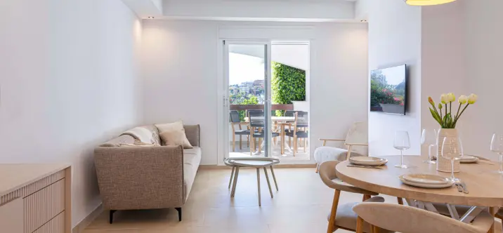 Sale of middle floor apartment in Nueva Andalucía 3
