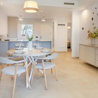 Sale of middle floor apartment in Nueva Andalucía