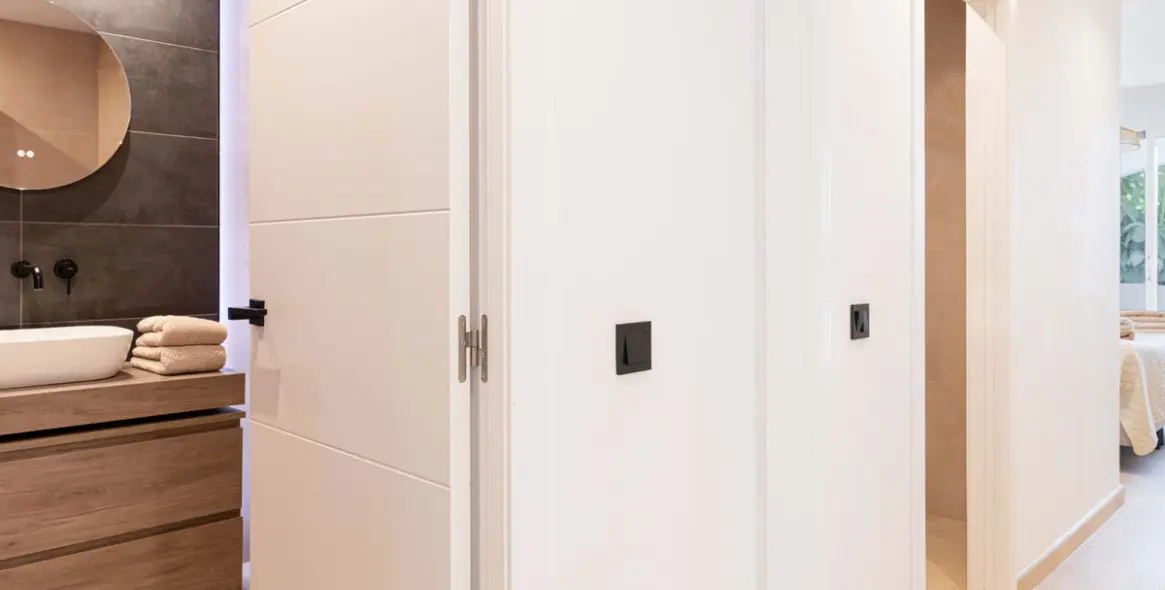 Sale of middle floor apartment in Nueva Andalucía 16