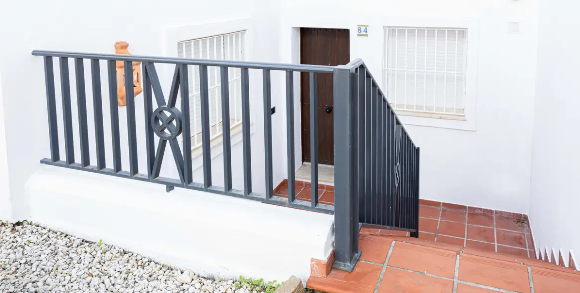 Sale of middle floor apartment in Nueva Andalucía 18