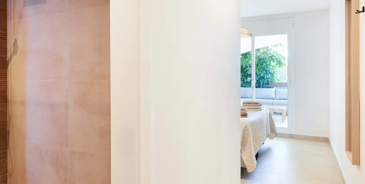 Sale of middle floor apartment in Nueva Andalucía 19