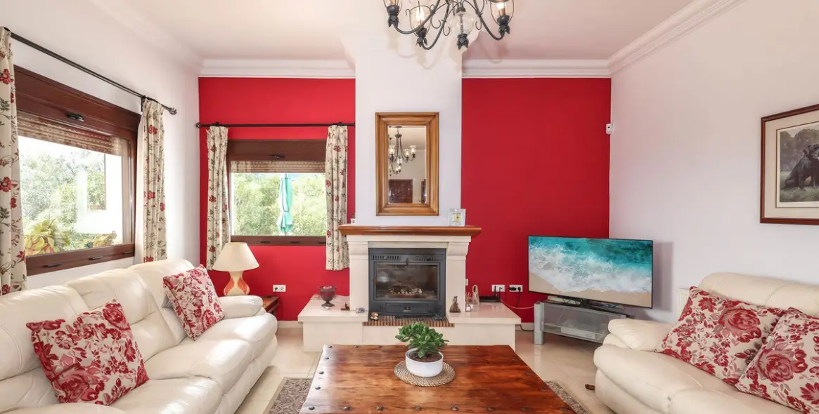 Продажа  отдельно стоящей виллы в Casarabonela 4