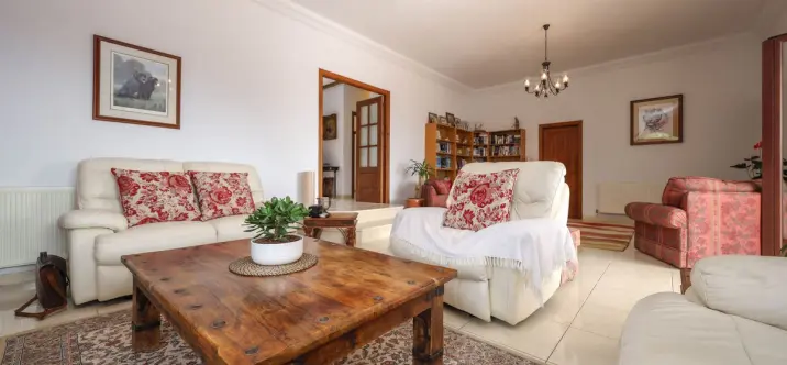 Продажа  отдельно стоящей виллы в Casarabonela 4