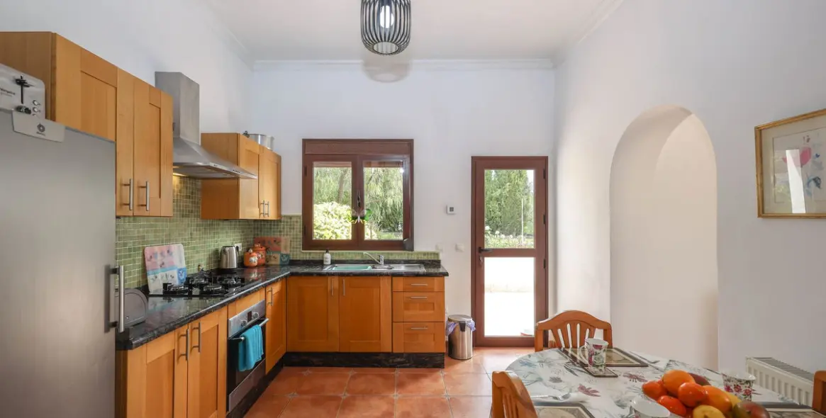 Продажа  отдельно стоящей виллы в Casarabonela 15