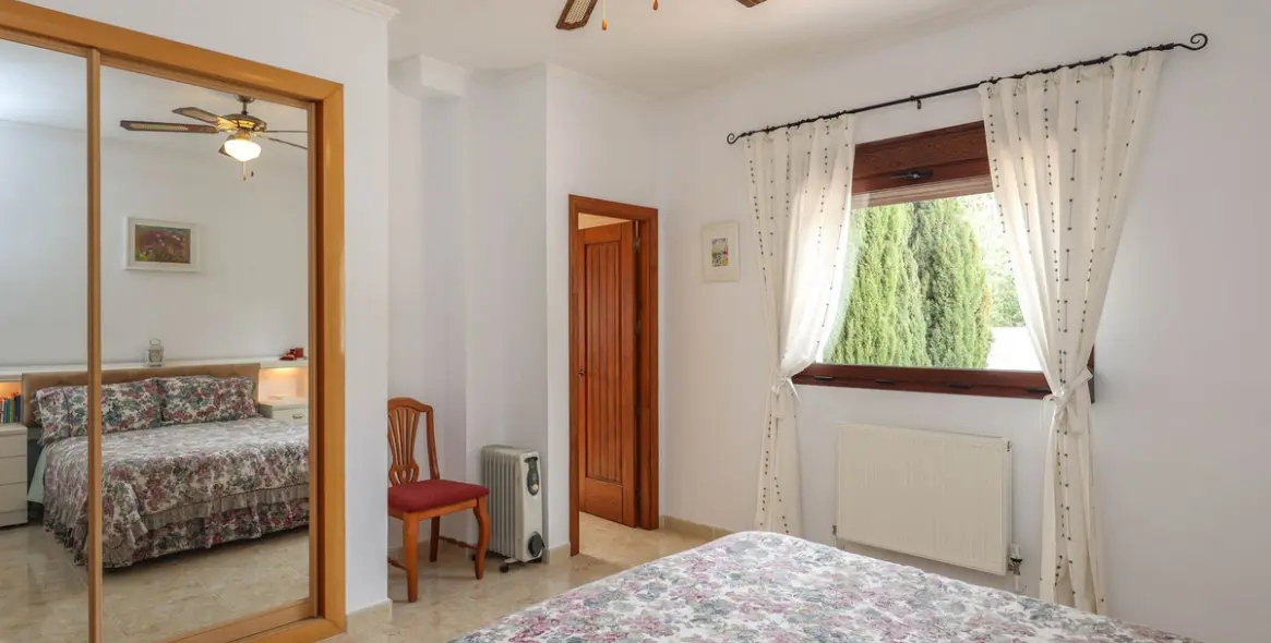 Продажа  отдельно стоящей виллы в Casarabonela 20