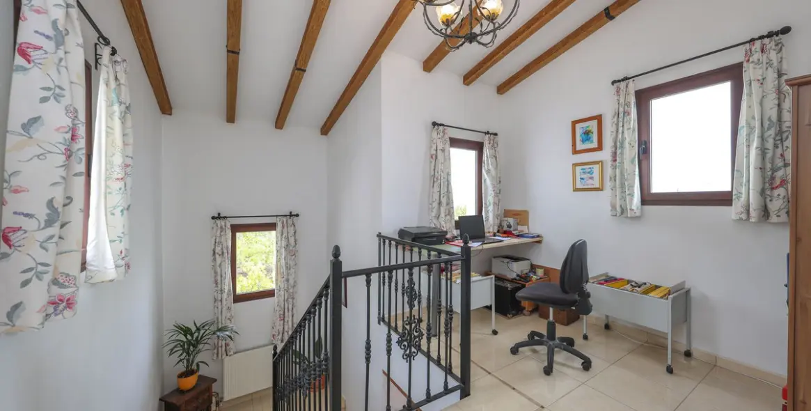 Продажа  отдельно стоящей виллы в Casarabonela 23