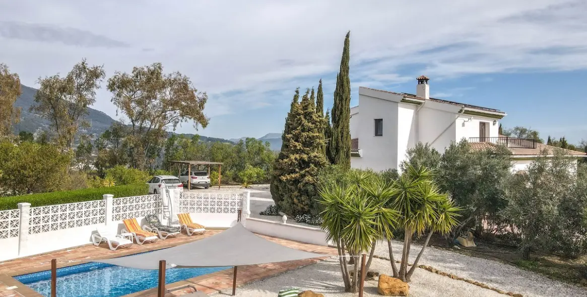 Продажа  отдельно стоящей виллы в Casarabonela 45