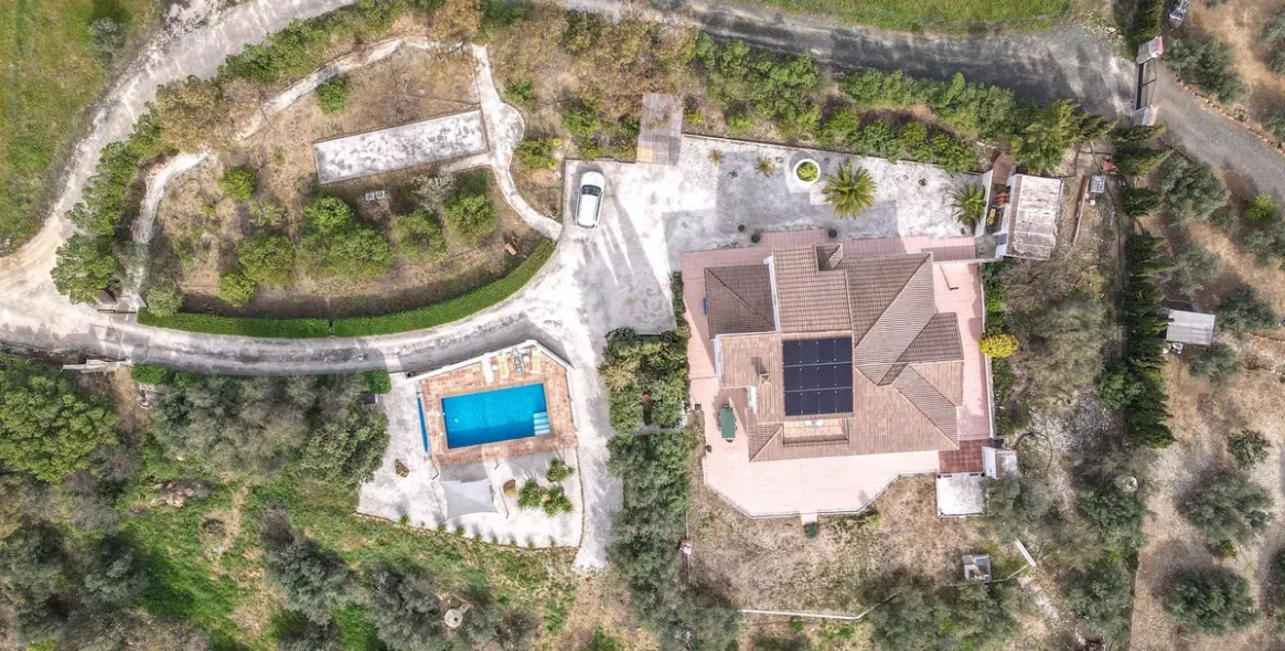 Продажа  отдельно стоящей виллы в Casarabonela 47