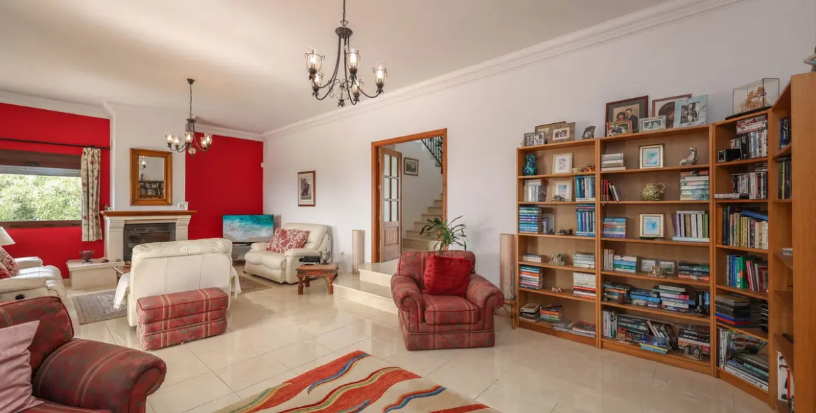 Sale of detached villa in Casarabonela 11