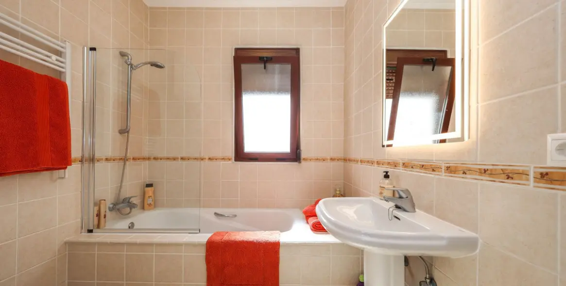 Sale of detached villa in Casarabonela 21