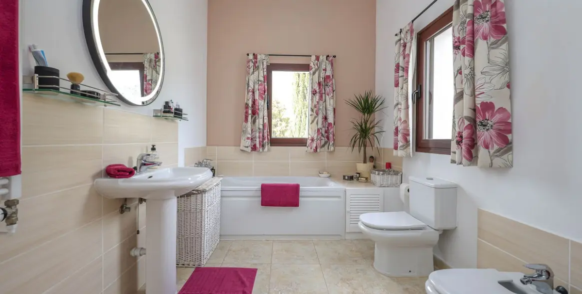 Sale of detached villa in Casarabonela 29