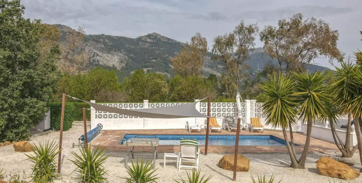 Sale of detached villa in Casarabonela 46