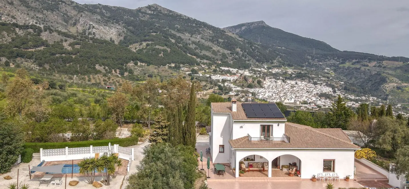 Venta de villa independiente en Casarabonela 2