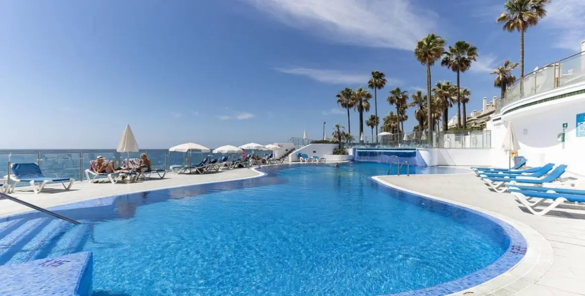 Продажа апартаментов на первом этаже в Estepona 3