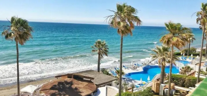 Venta de apartamento en planta baja en Estepona 3