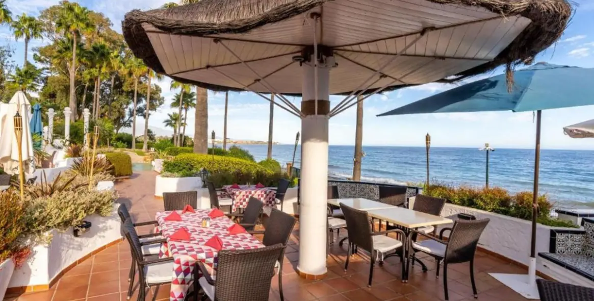 Продажа апартаментов на первом этаже в Estepona 6