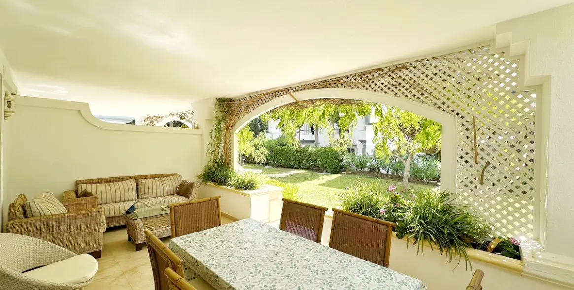 Продажа апартаментов на первом этаже в Estepona 10