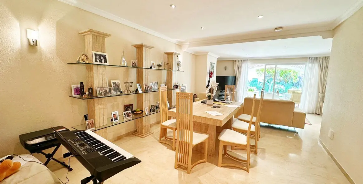 Продажа апартаментов на первом этаже в Estepona 11