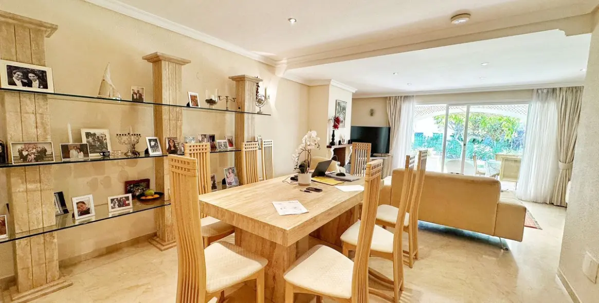 Продажа апартаментов на первом этаже в Estepona 12