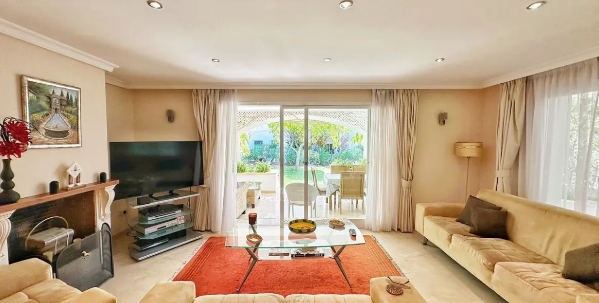 Продажа апартаментов на первом этаже в Estepona 13