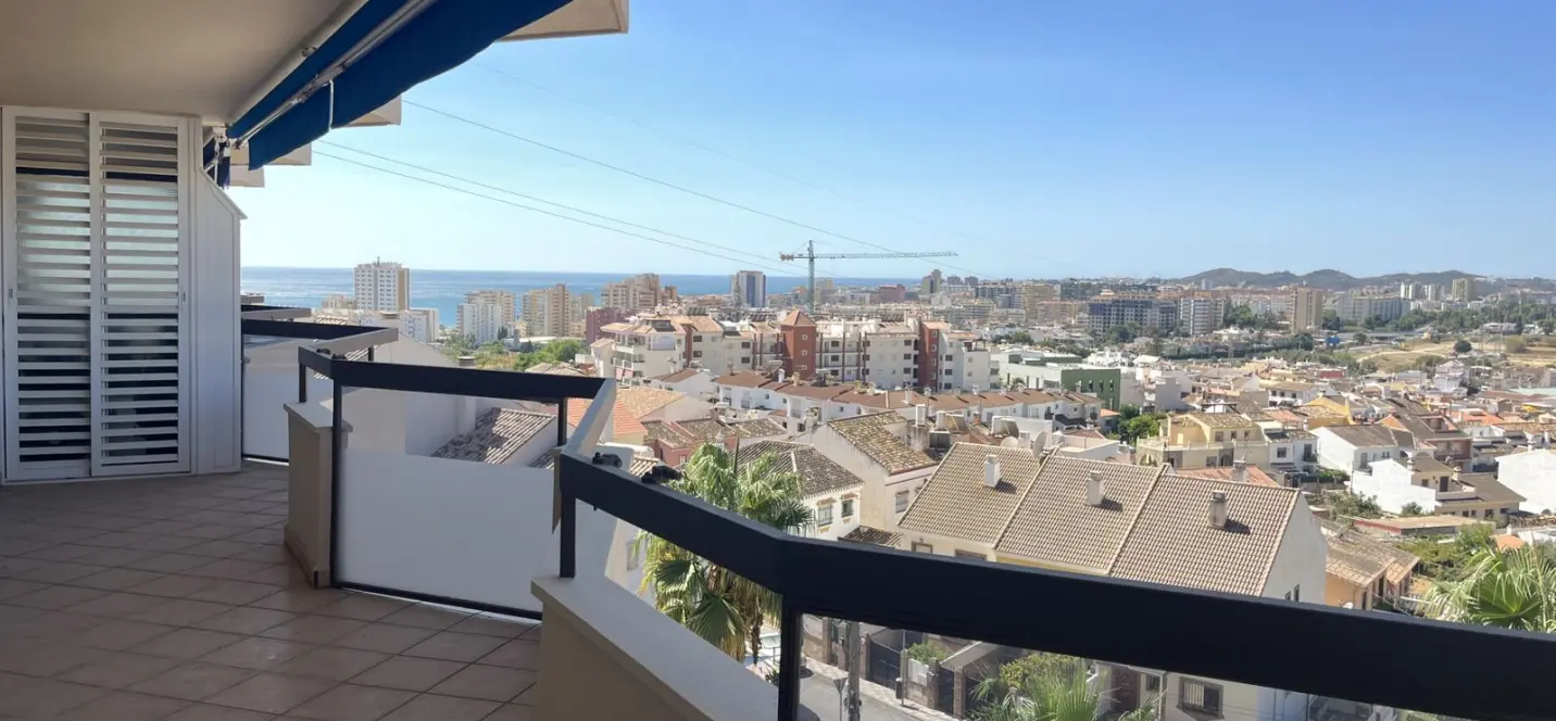 Sale of middle floor apartment in Los Pacos 1