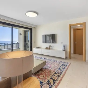 Sale of middle floor apartment in Marbella