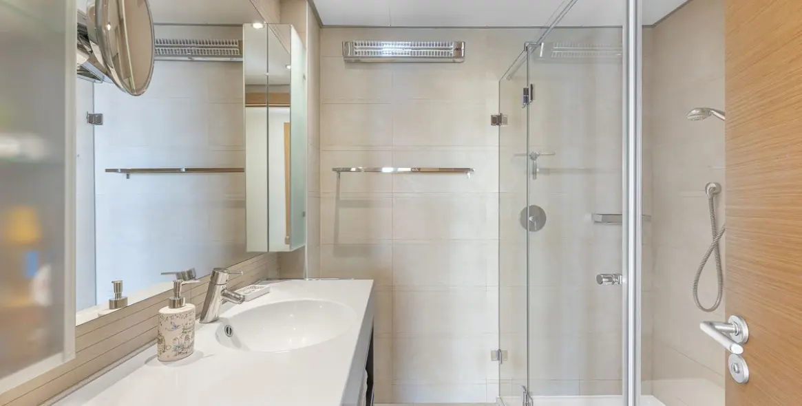 Venta de apartamento en planta media en Marbella 21