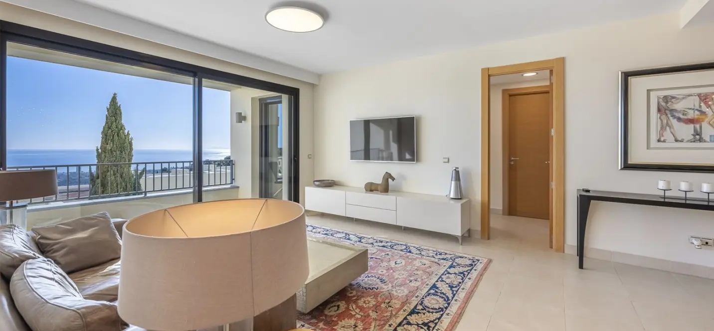 Sale of middle floor apartment in Altos de los Monteros 2