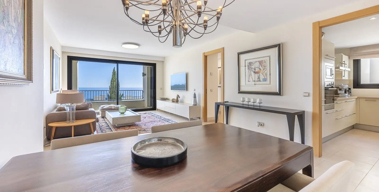 Sale of middle floor apartment in Altos de los Monteros 11