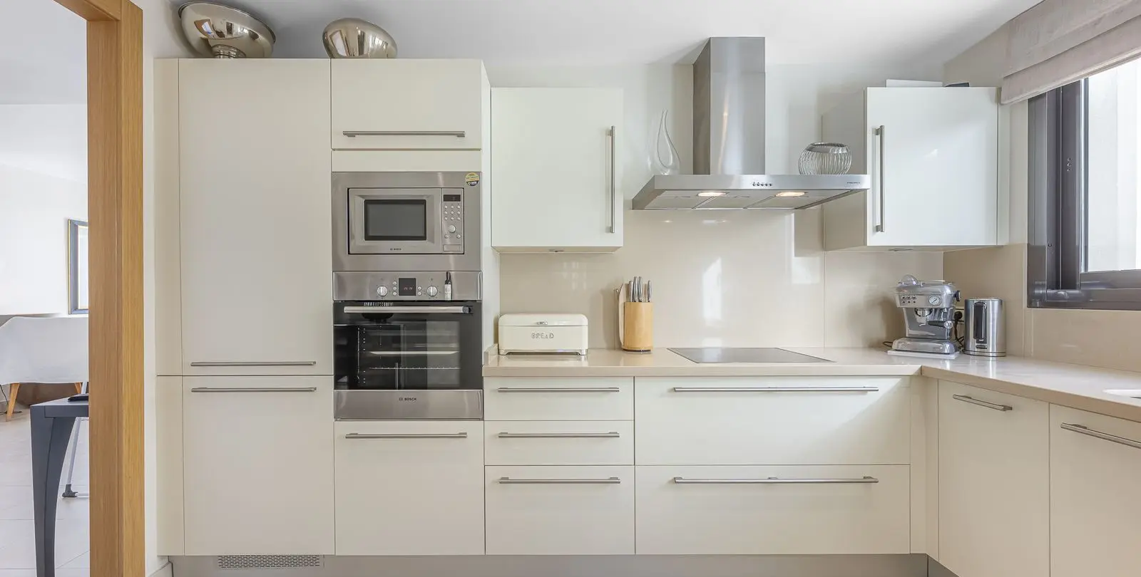 Sale of middle floor apartment in Altos de los Monteros 12
