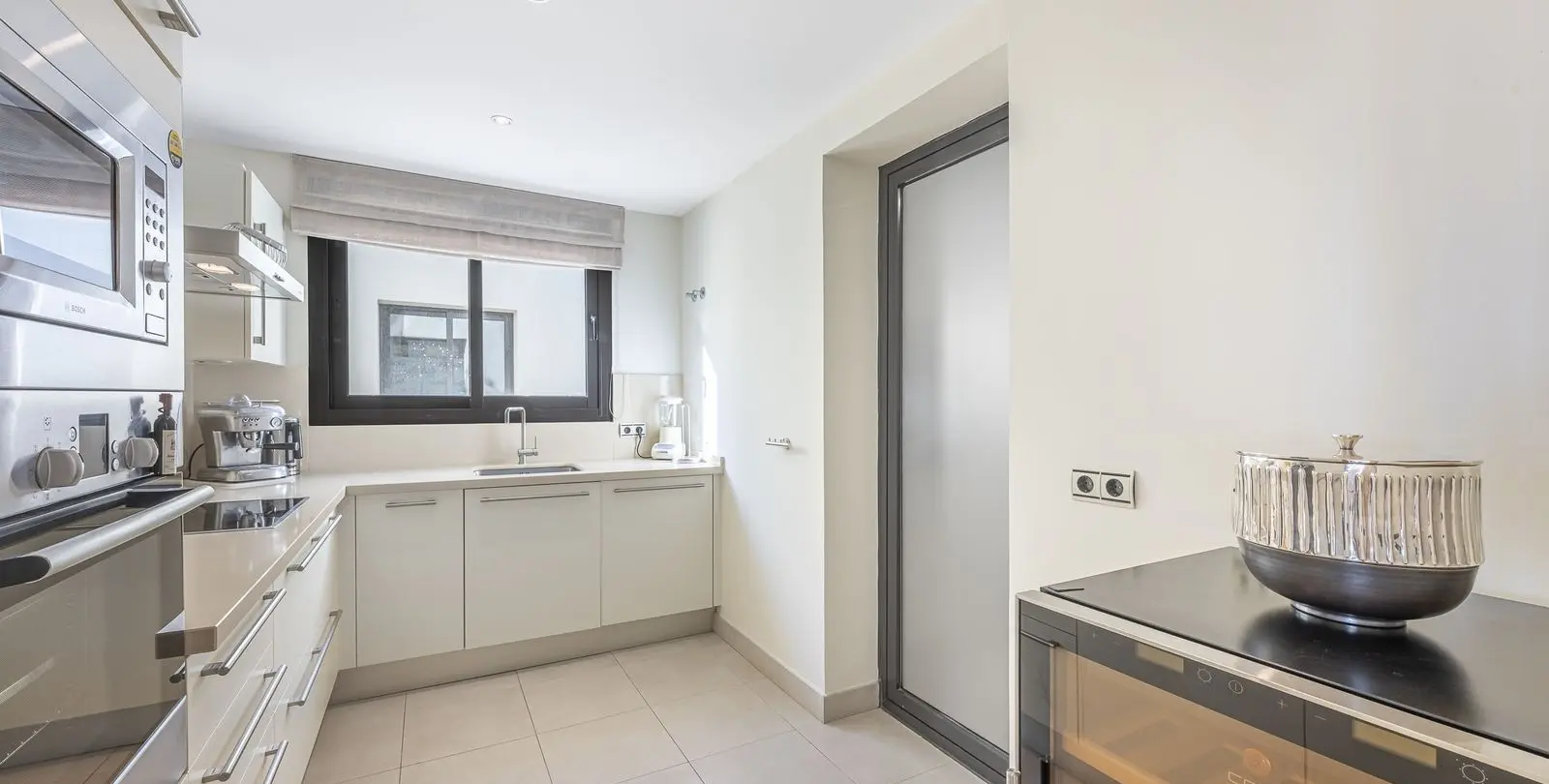 Sale of middle floor apartment in Altos de los Monteros 13