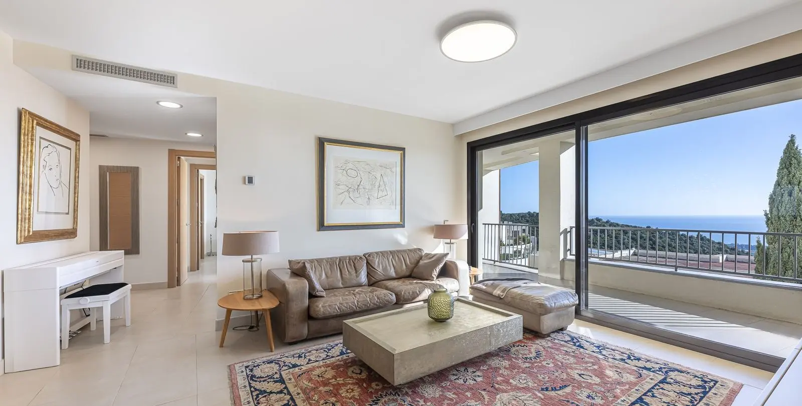 Sale of middle floor apartment in Altos de los Monteros 15
