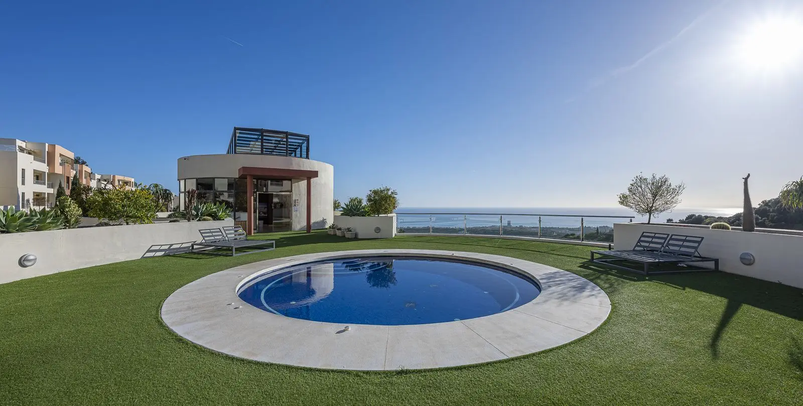 Sale of middle floor apartment in Altos de los Monteros 34