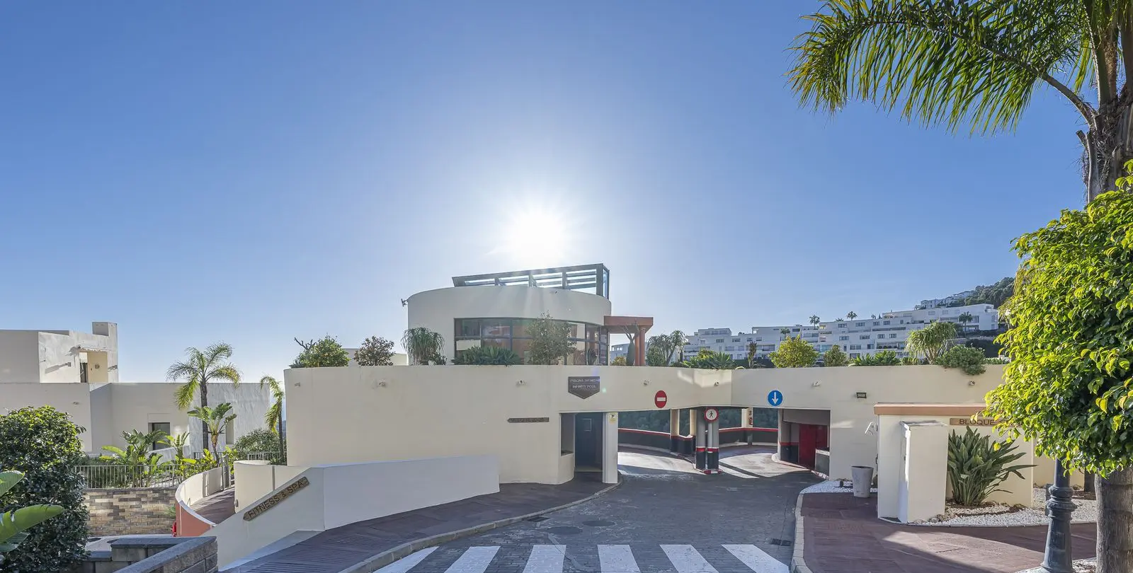 Sale of middle floor apartment in Altos de los Monteros 38