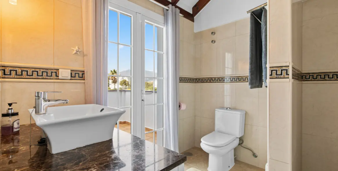 Продажа таунхауса в Guadalmina Alta 20