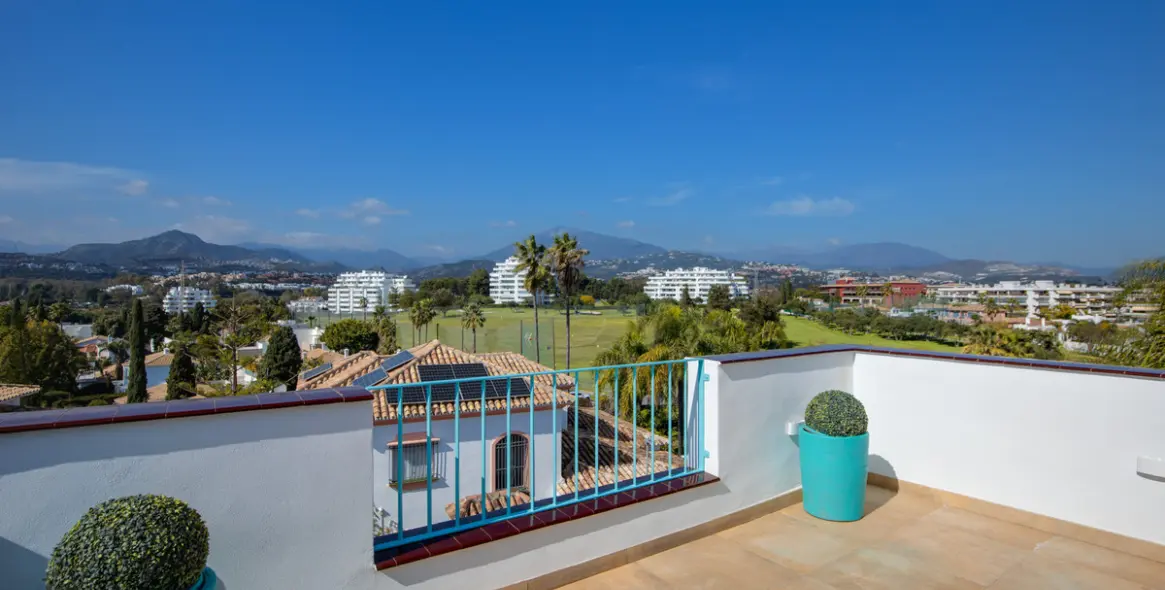 Продажа таунхауса в Guadalmina Alta 32