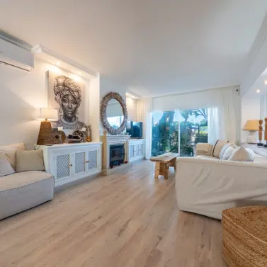 Sale of semi-detached house in Hacienda Las Chapas