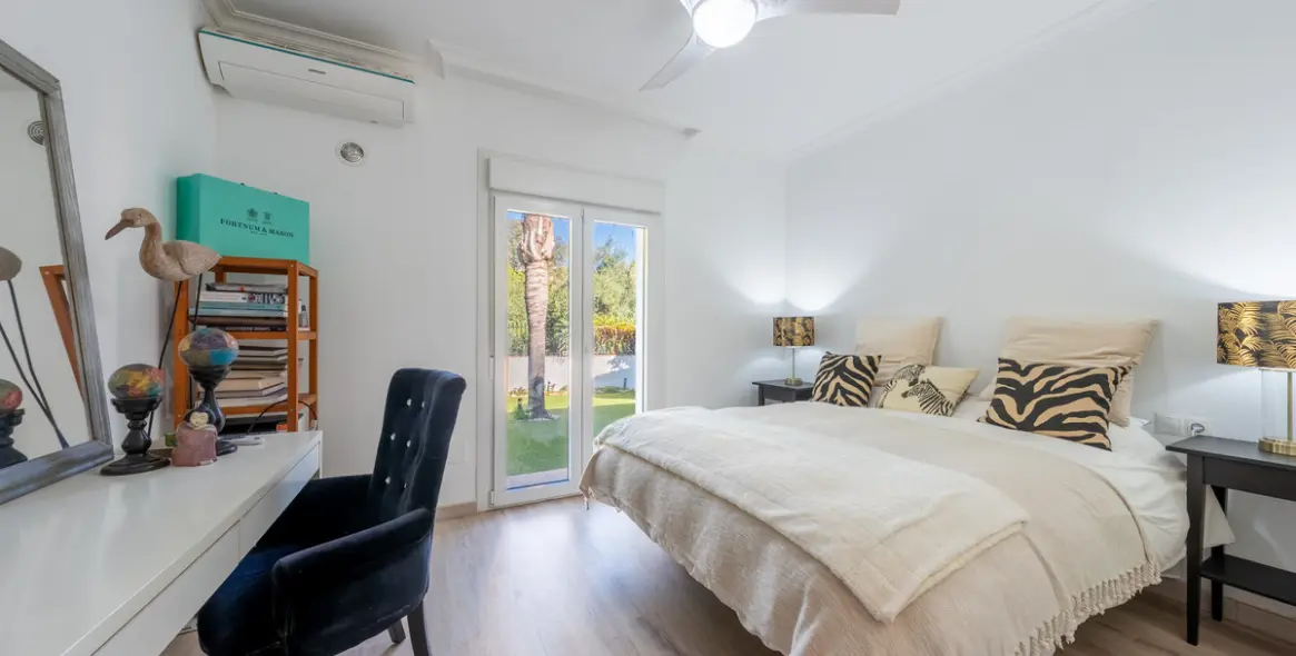 Sale of semi-detached house in Hacienda Las Chapas 17