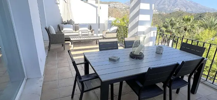 Sale of penthouse in Benahavís 0