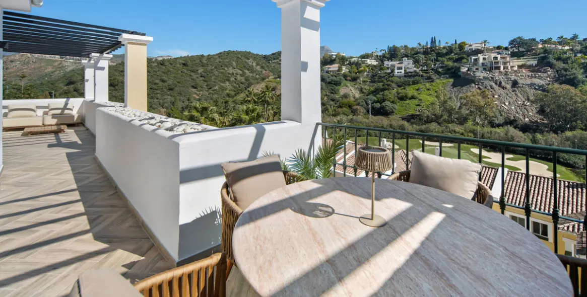 Venta de ático en La Quinta 14